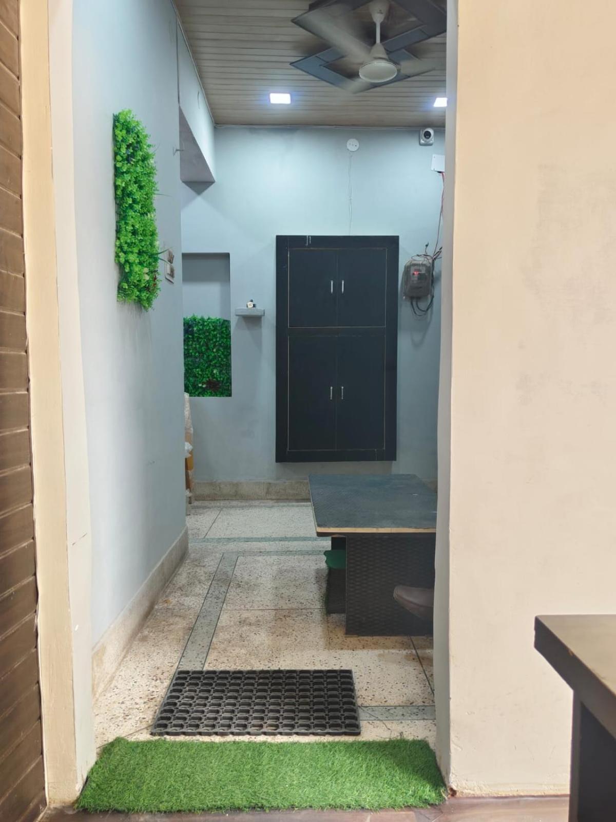 Hotel Crystal Dreams Mathura Εξωτερικό φωτογραφία